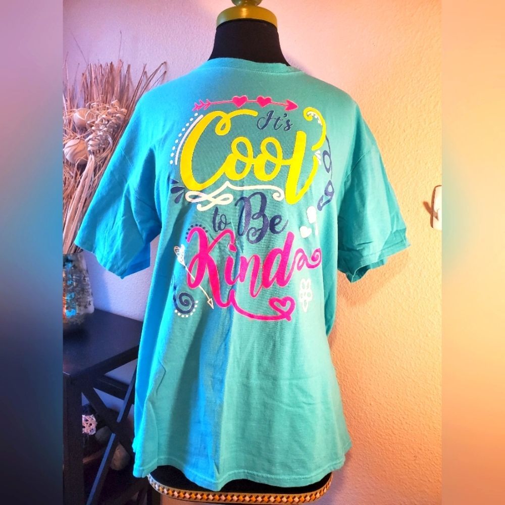 🌈 Teacher Vibes: 'It's Cool To Be Kind' Teal/Neon Tee - Size L 💖